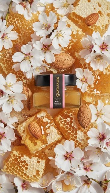 Miel cruda de almendro